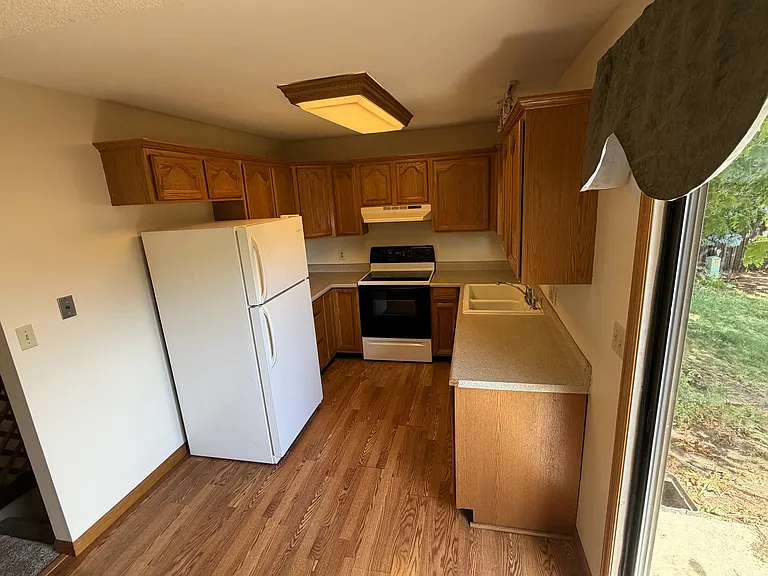 714 46th Avenue Pl — Photo 3