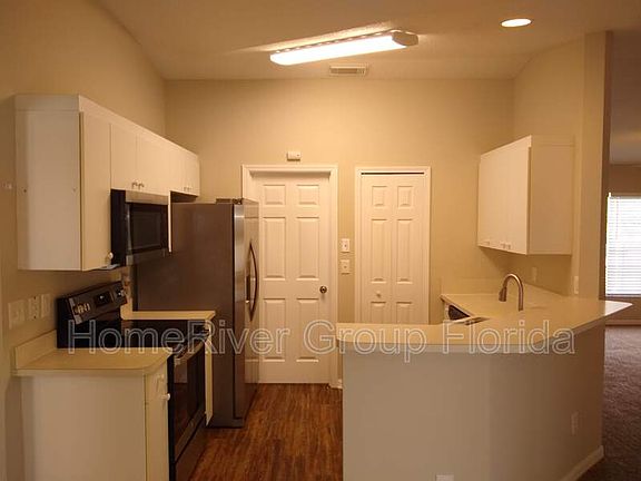 5th image of 1711 SW Gloria Ln