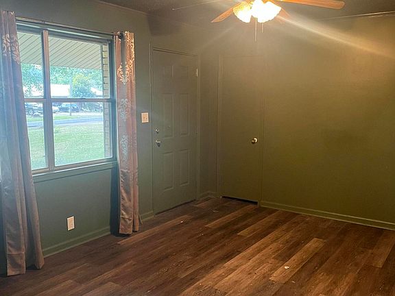 3rd image of 310 Old Walthall Rd