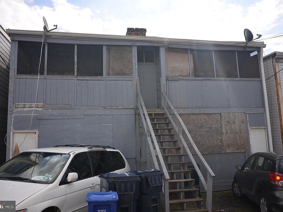 Building Photo 3