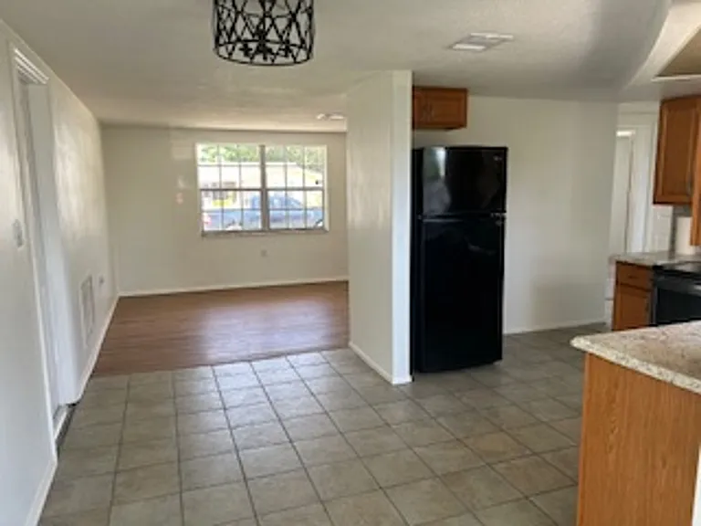 9820 Rainbow Ln — Photo 12