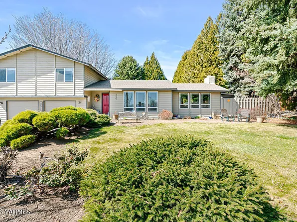 206 N 84th Ave, Yakima, WA 98908