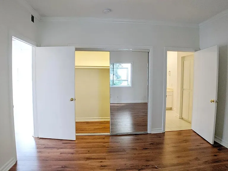 Carmelina Lofts — Photo 15