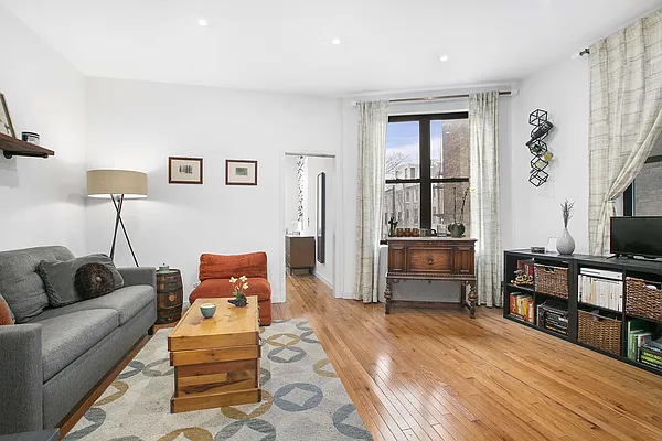 Rented by Compass | media 6