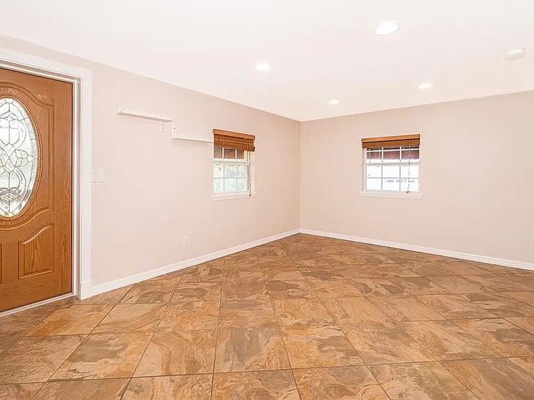 533 West Ave — Photo 4