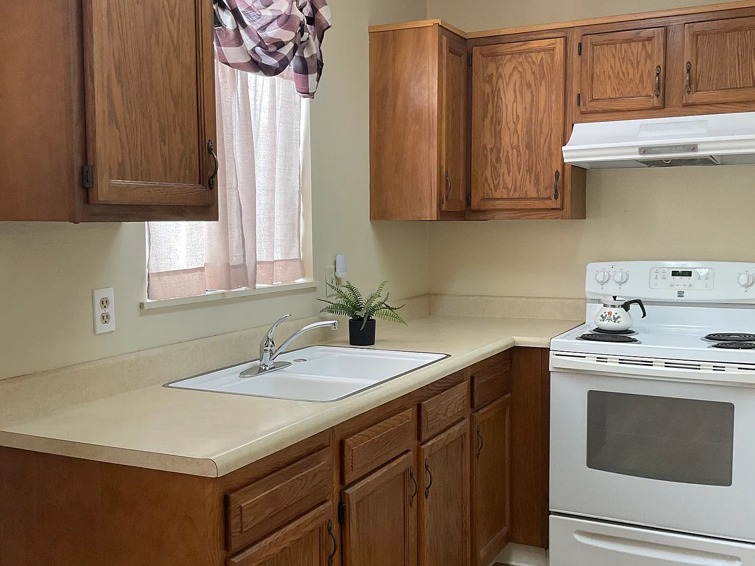 1 bed, 450 sqft, $1,650 — Photo 3