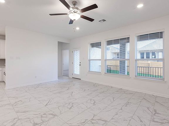 3rd image of 309 Barton Oak Trl
