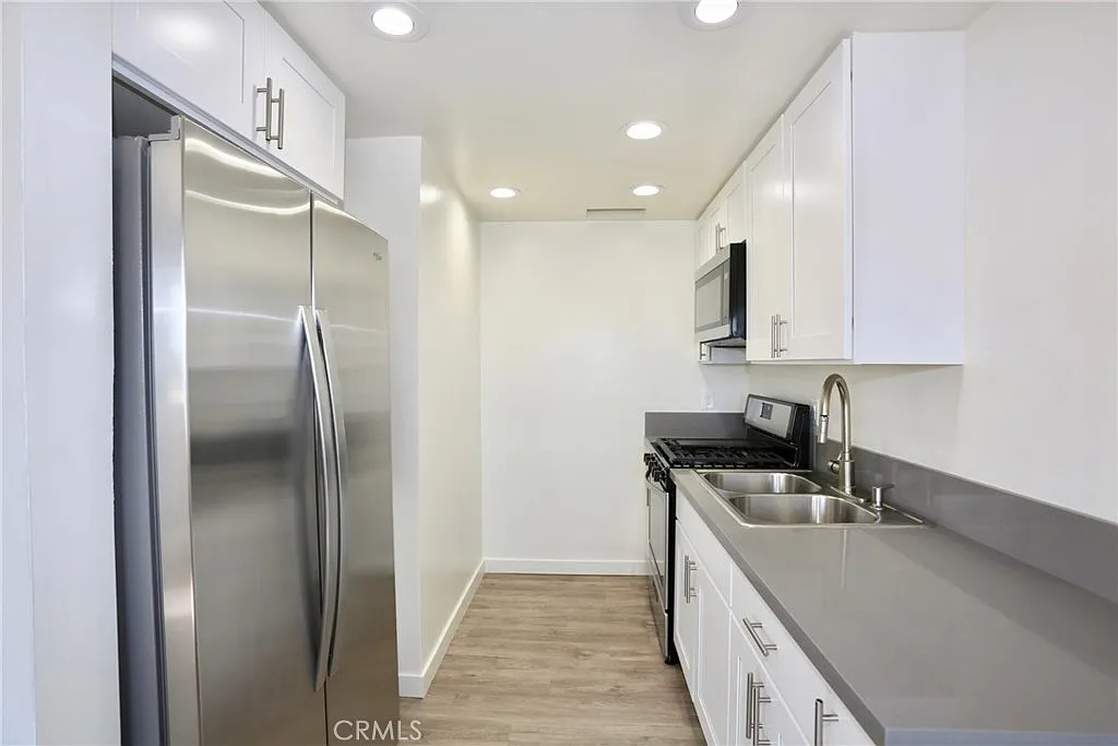 1 bed, 600 sqft, $3,195 — Photo 3