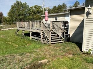 9901 Leisure Lake Rd, Bernard, IA 52032