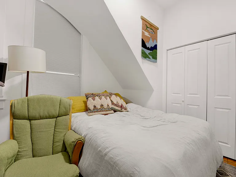 1140 N Winchester Ave #1F — Photo 9