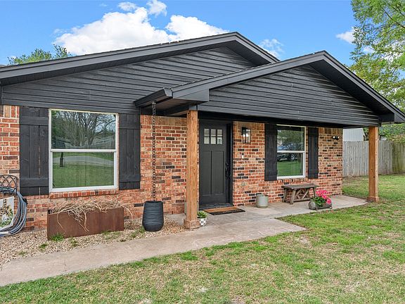 2nd image of 303 E Karels Dr