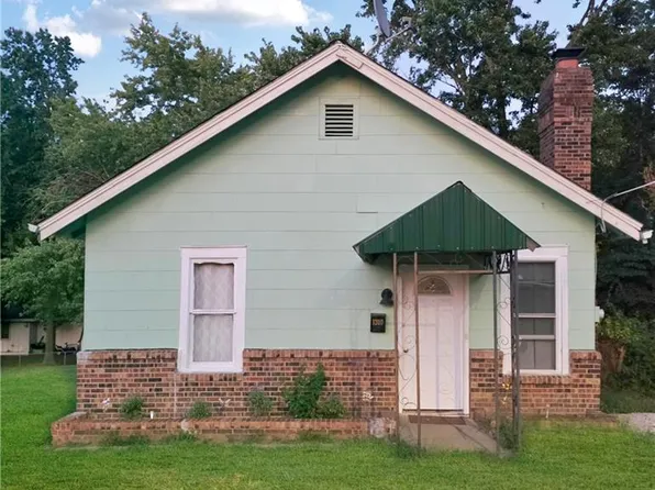 1300 Park St, Carrollton, MO 64633