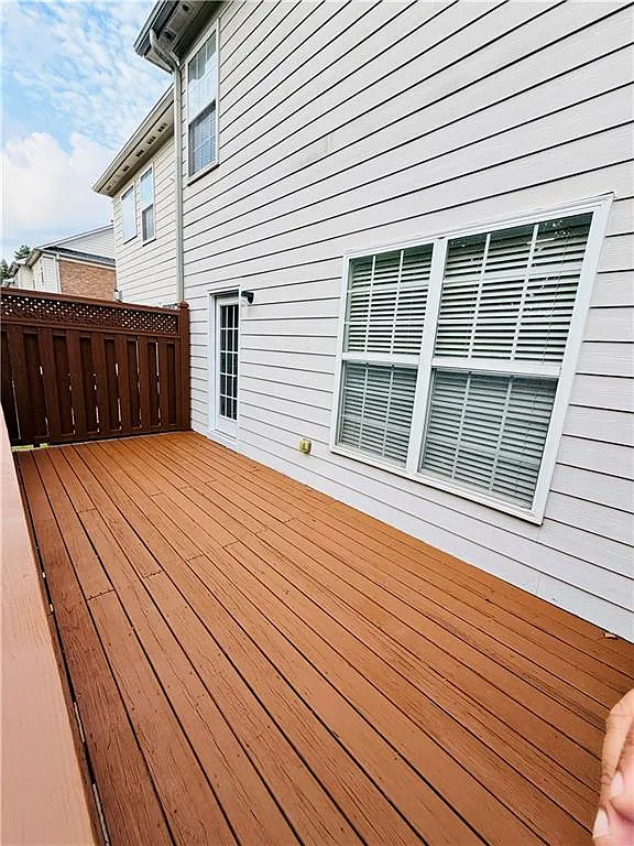 4 bed, 3.5 bath, 2028 sqft, $2,800 — Photo 4