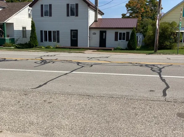 133 S Ontario St, De Tour Village, MI 49725