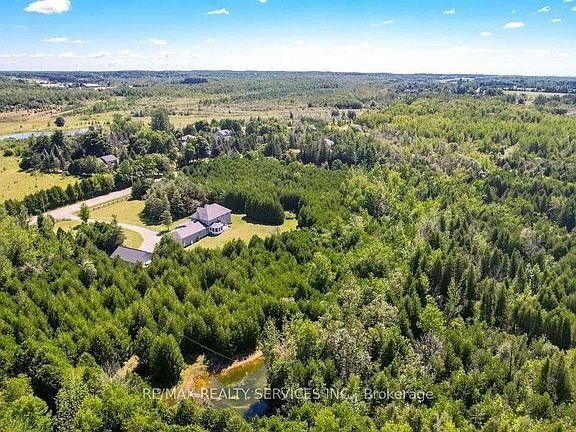 3rd image of 20040 Kennedy Rd