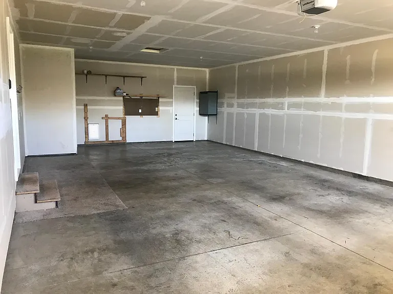 2060 N Oakland St — Photo 16