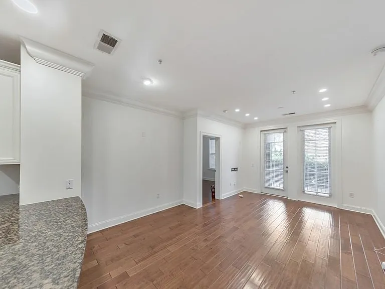 901 Abernathy Rd #1190 — Photo 28