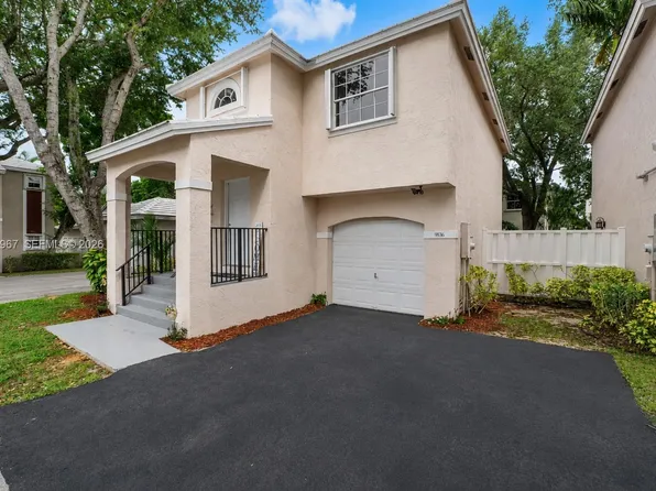 9836 NW 2nd Ct, Plantation, FL 33324