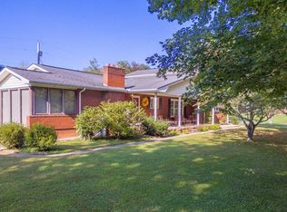 233 W Carr Dr, La Follette, TN 37766