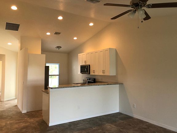 4th image of 1126 Diplomat Pkwy E
