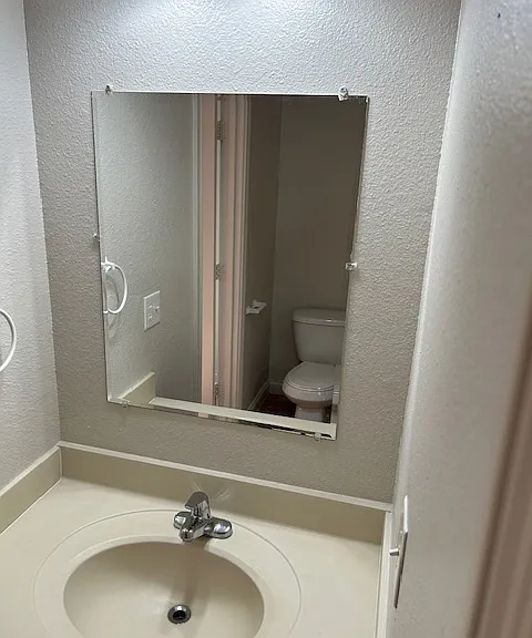 6884 Lexington Dr — Photo 17