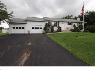 38 William Rd, Kintnersville, PA 18930