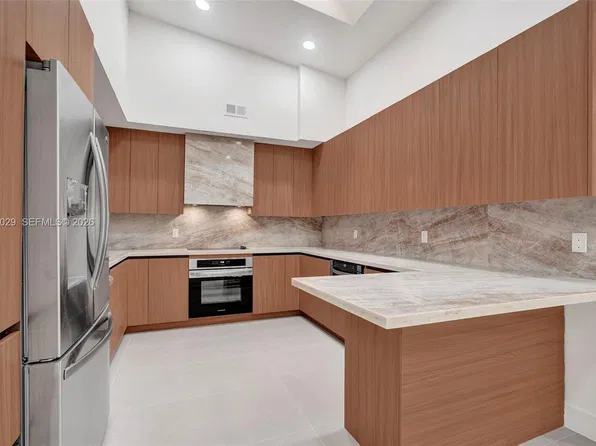 21240 Harbor Way APT 285-28, Aventura, FL 33180