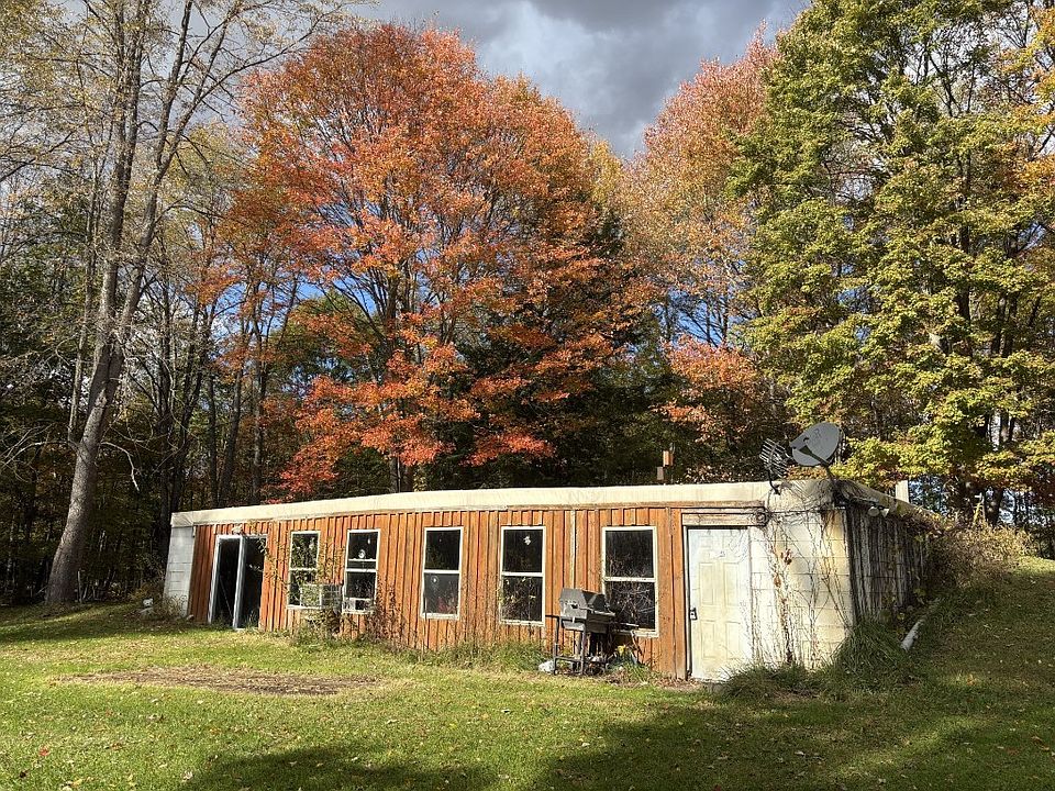 1st image of 15497 Maple Dr