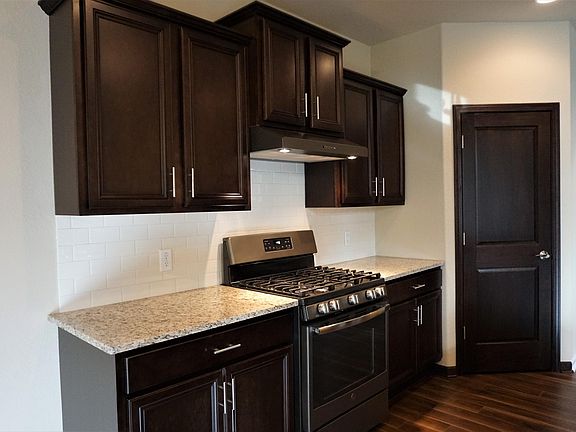 4th image of 2916 Seven Oaks Ct Lot 5