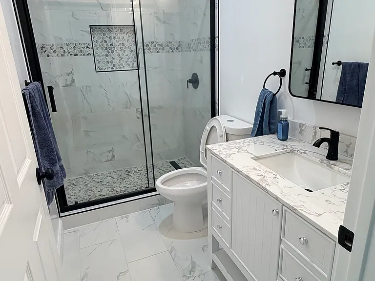3910 Degnan Blvd — Photo 3