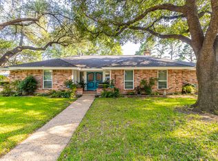 2421 Sir Guy Rd, Grand Prairie, TX 75050