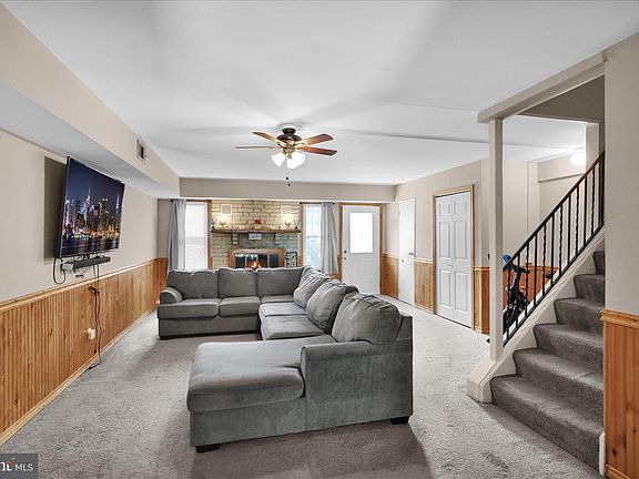 4th image of 832 Possum Ln