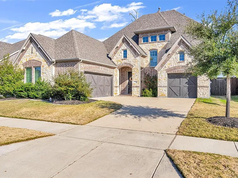 7336 Champagne Dr — Photo 2