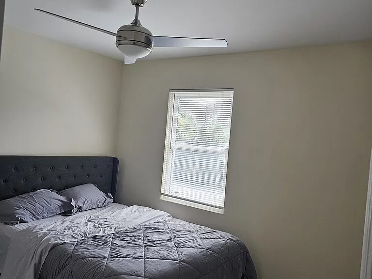 134 N Madison Ave — Photo 16