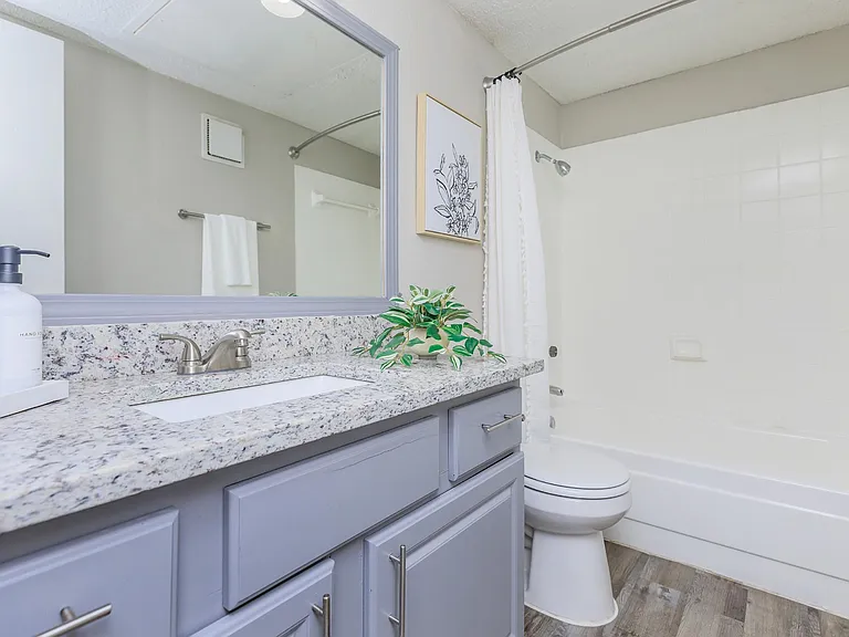 Blakely Apartments — Photo 55