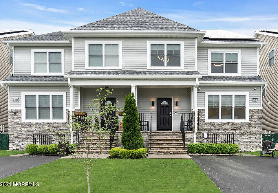 1st image of 12 Sheraton Drive