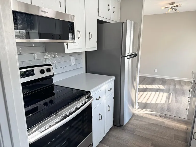 444 Sideline Dr — Photo 6