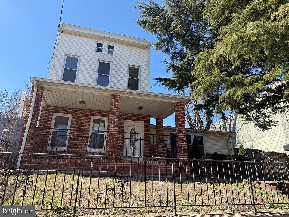 1st image of 554 S Longwood St