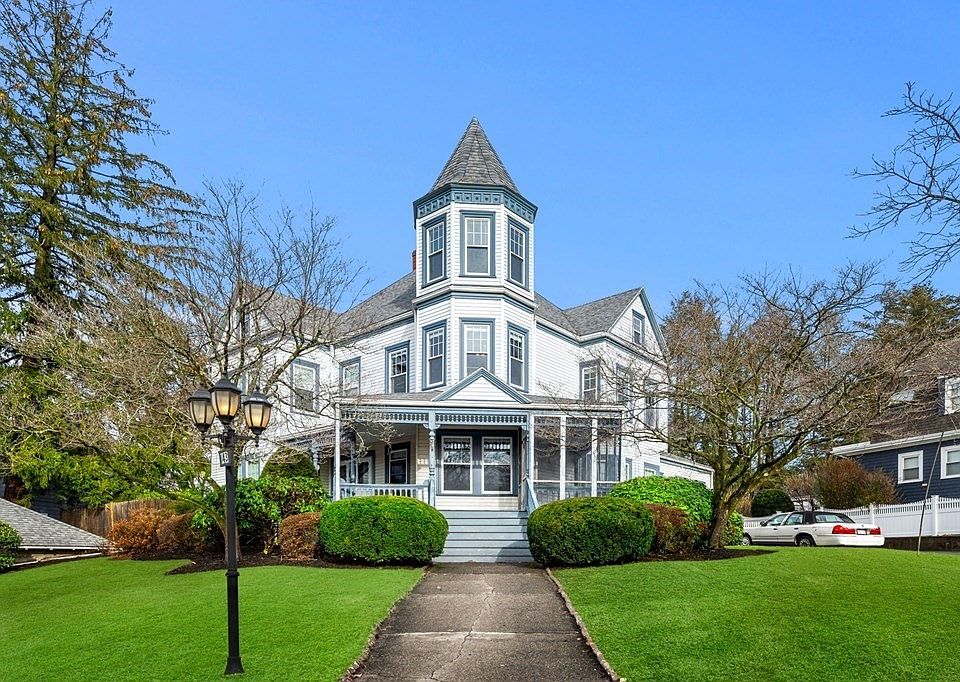 143 Rowe St, Melrose, MA 02176 Zillow