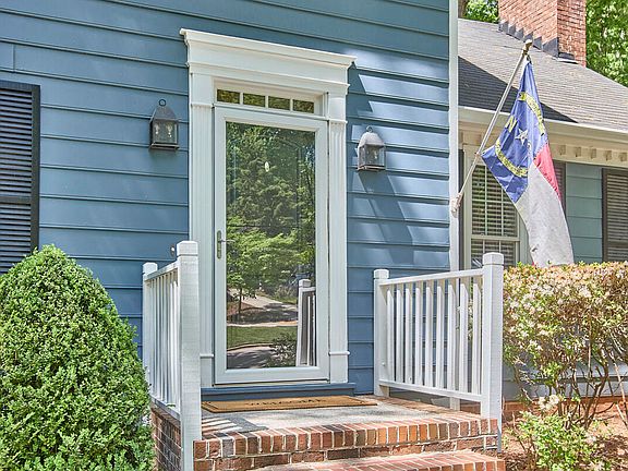 3rd image of 4409 Woodbury Dr