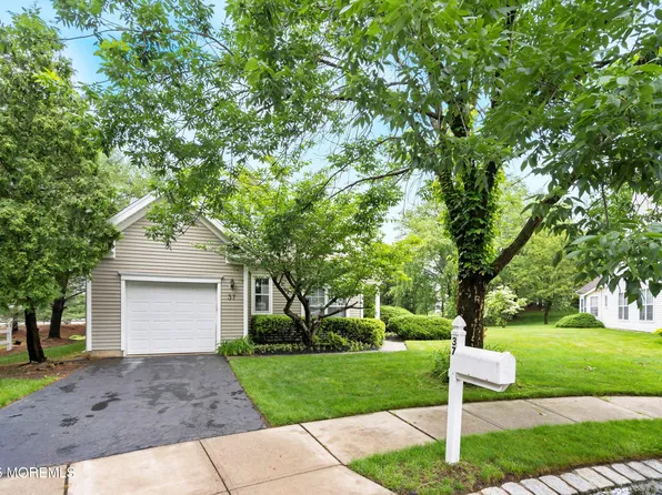 37 Violet Court, Holmdel, NJ 07733