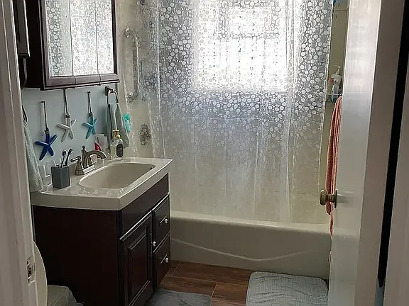 215-217 E Vermont St #215 — Photo 15