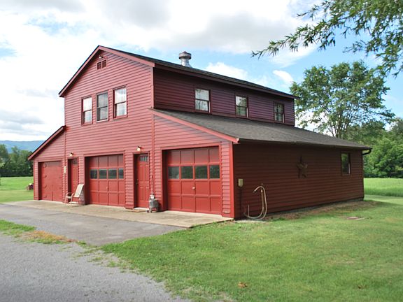 Workshop w Apartment over