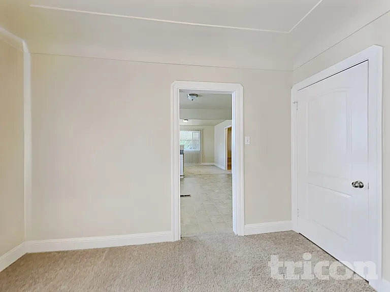 7 Howard Ave — Photo 5