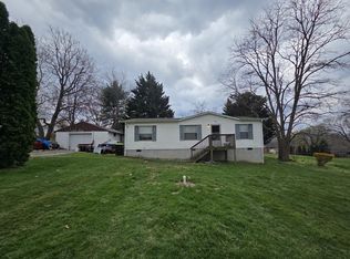 956 Ward Ln, Pulaski, VA 24301