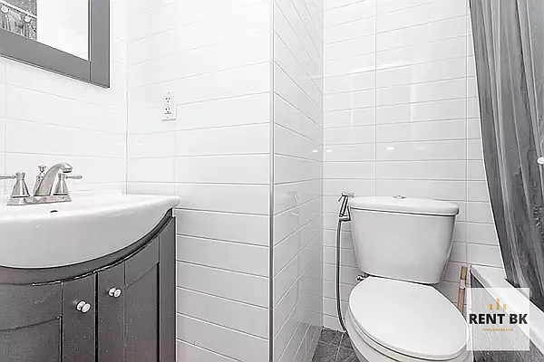 Rented by RENTBK LLC | media 11