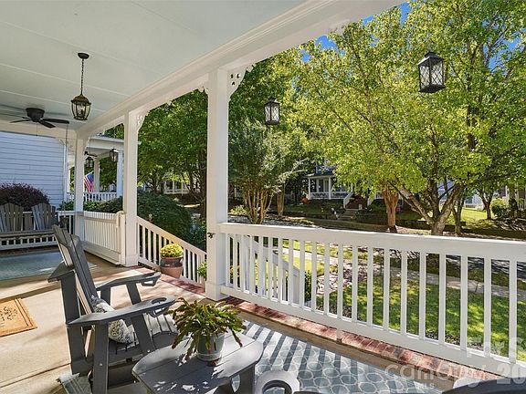 2nd image of 544 Glen Walk Dr