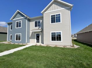 2433 Willow Branch Ave, Brookings, SD 57006