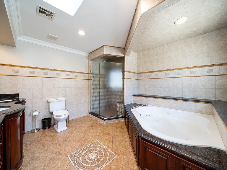105 E Morris Ave — Photo 11