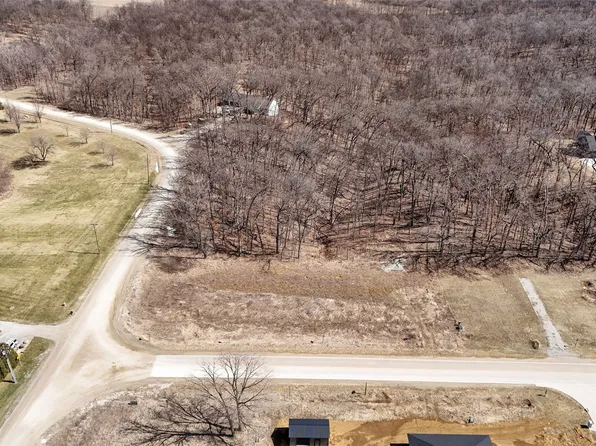 206 7th Ave, Amana, IA 52203